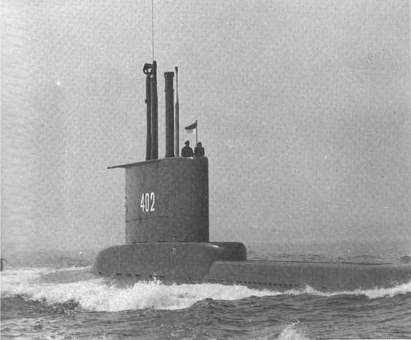 O submarino tinha sido construído 44 anos atrás e havia perdido o contato enquanto se preparava para realizar uma simulação de lançamento de torpedos. 
