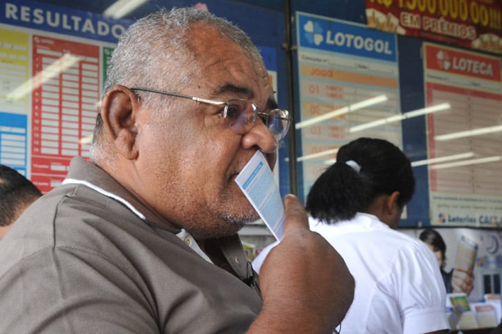 Na hora da aposta, é importante conferir que o dinheiro está sendo destinado ao prêmio correto: Mega da Virada. 