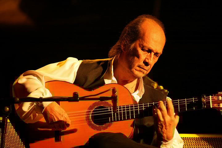 PACO DE LUCÍA (1947-2014 ) - FLAMENCO - O grande violonista deixou sua impressão digital no ritmo que remonta às culturas cigana e mourisca, com influência árabe e judaica. No Flamenco, usam-se violões, castanholas e cajón. 