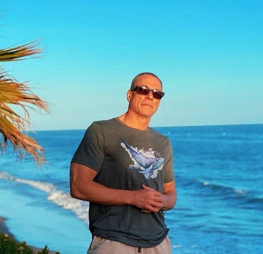  Após esse contato com a dança, disse a impactante frase:  Caso você consiga sobreviver a um treino de ballet, sobreviverá a um treino de qualquer outro esporte.