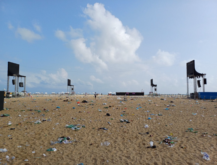 Registros do Aterro da Praia de Iracema após o fim da programação do Réveillon de Fortaleza