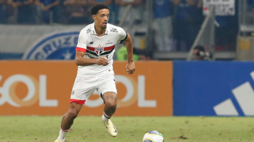 Lateral terá que passar por cirurgia no tornozelo e rescindiu com o Tricolor para realizadar o procedimento 