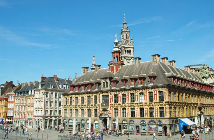 8º) Lille, França: Lille é uma charmosa cidade localizada no norte da França, próxima à fronteira com a Bélgica. É a capital da região de Hauts-de-France e do departamento de Nord.
