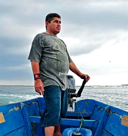 O Oceano Pacífico é o maior da Terra, com uma superfície de 180 milhões de quilômetros quadrados. Há 12 anos, em novembro de 2012, José Salvador Alvarenga saiu de Costa Azul, em Chiapas, no México, com um bote para pescar.