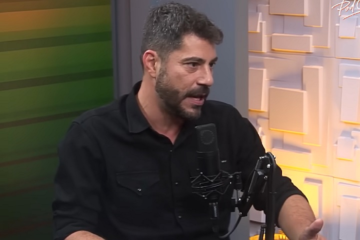 Cheguei a 99 quilos, mas estava inchado por causa do corticoide. Quando o medicamento foi cortado, perdi 23 quilos em três semanas”, detalhou, em entrevista ao podcast PodCringe