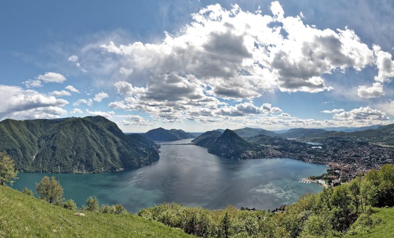 Localizado na região da Lombardia, o Lago di Como é um dos destinos mais encantadores da Europa.