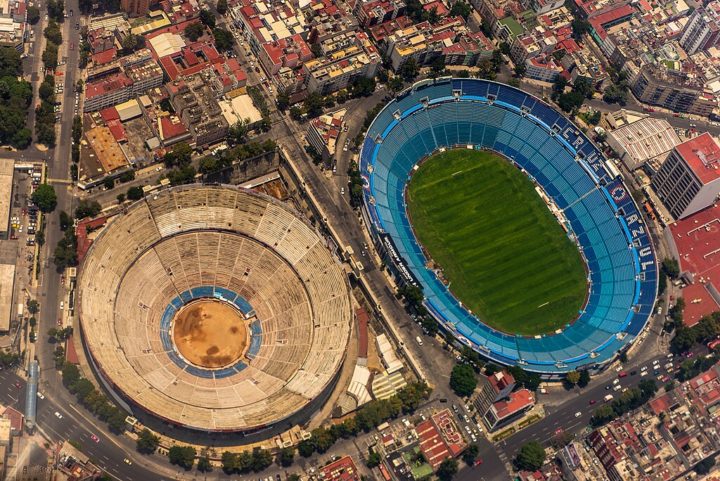 A Plaza México é uma enorme arena de touradas com capacidade para 42.000 pessoas, considerada a maior do mundo para essa finalidade. 