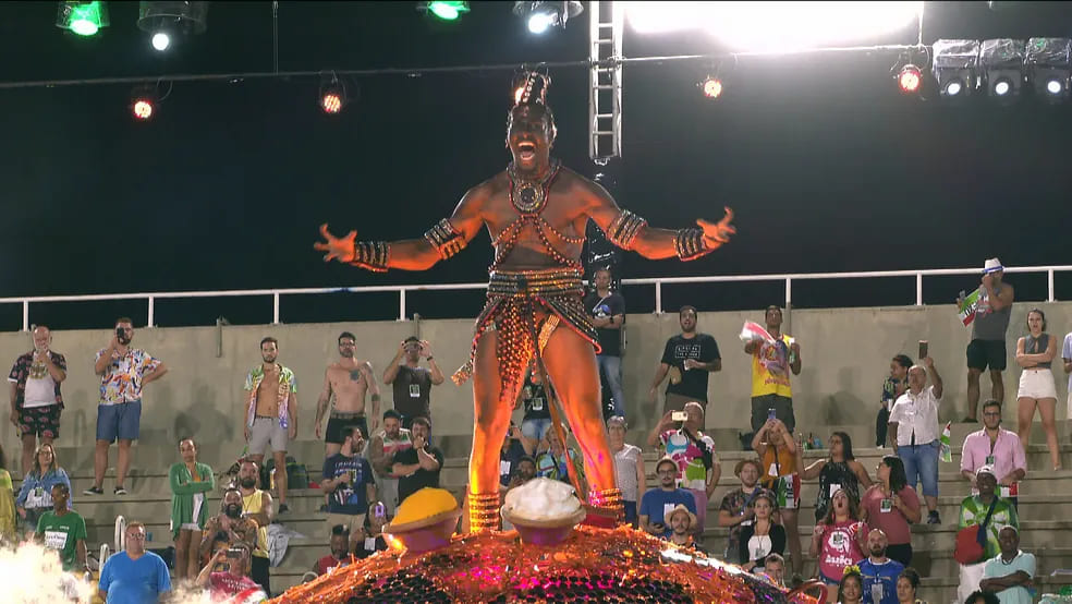 Exu é uma divindade frequentemente confundida com o Diabo. Por isso, a Grande Rio, no carnaval de 2023, tentou desmistificar a figura do orixá com o enredo  'Fala, Majeté! Sete chaves de Exu  O ator Demerson D'Alvaro interpretou Exu na comissão de frente e fez sucesso. 