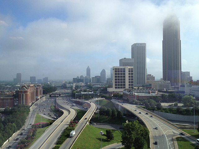 O destaque é o setor industrial, principalmente na área química e têxtil.
