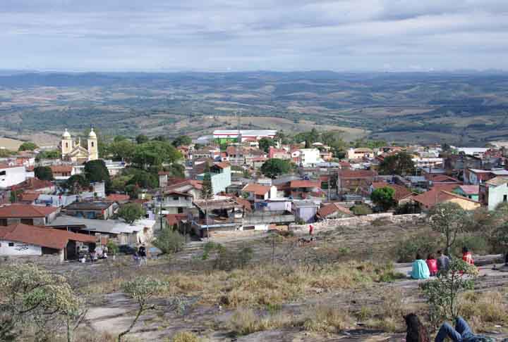 São Thomé das Letras(1.227m)- Localizada em Minas Gerais, a 346 km de Belo Horizonte, tem cerca de 6.660 habitantes. A economia se baseia principalmente no turismo, com destaque para belezas naturais e atrações culturais ligadas ao misticismo e espiritualidade. A histórica Estrada Real passava pelo munícipio.