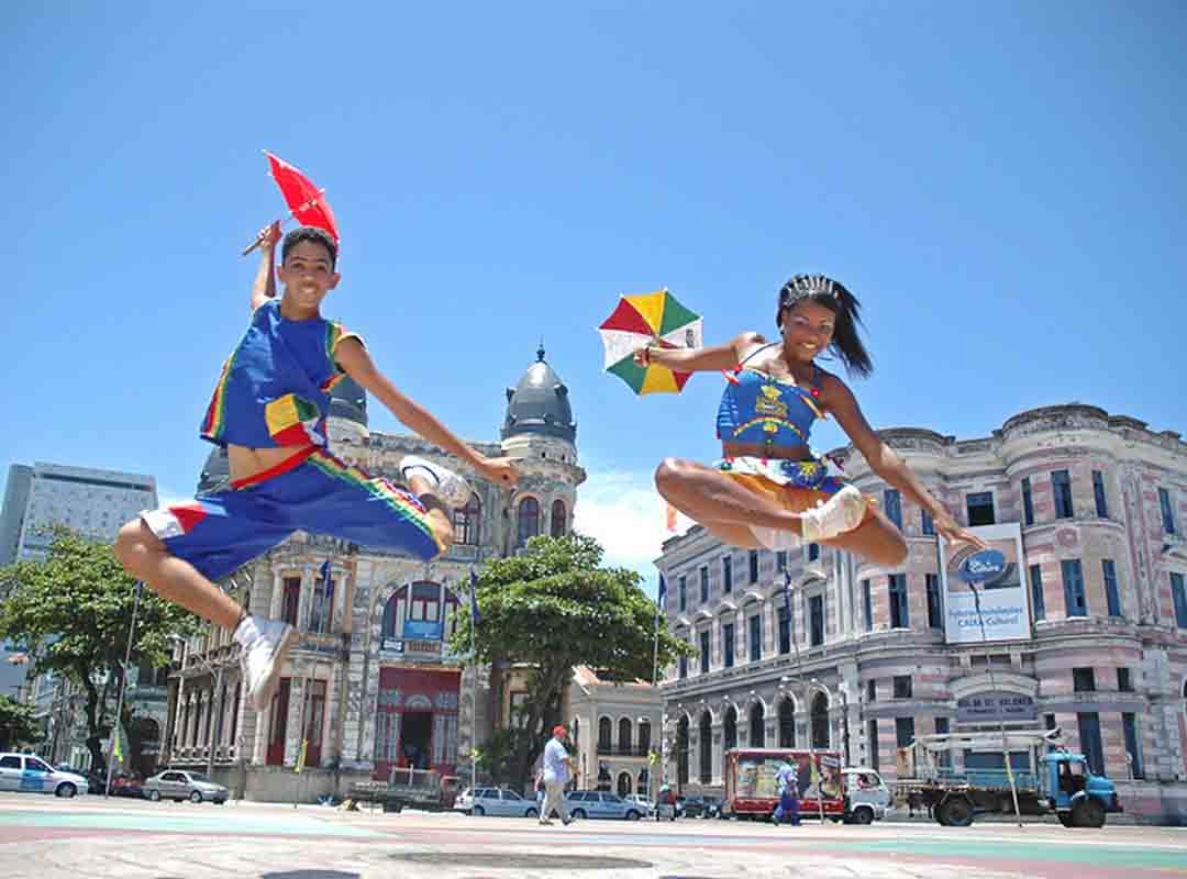 O tipo mais comum de frevo não é cantado, mas sim executado por instrumentos de sopro e de percussão. Os instrumentos musicais mais utilizados são o trombone, o trompete, o saxofone e a tuba.