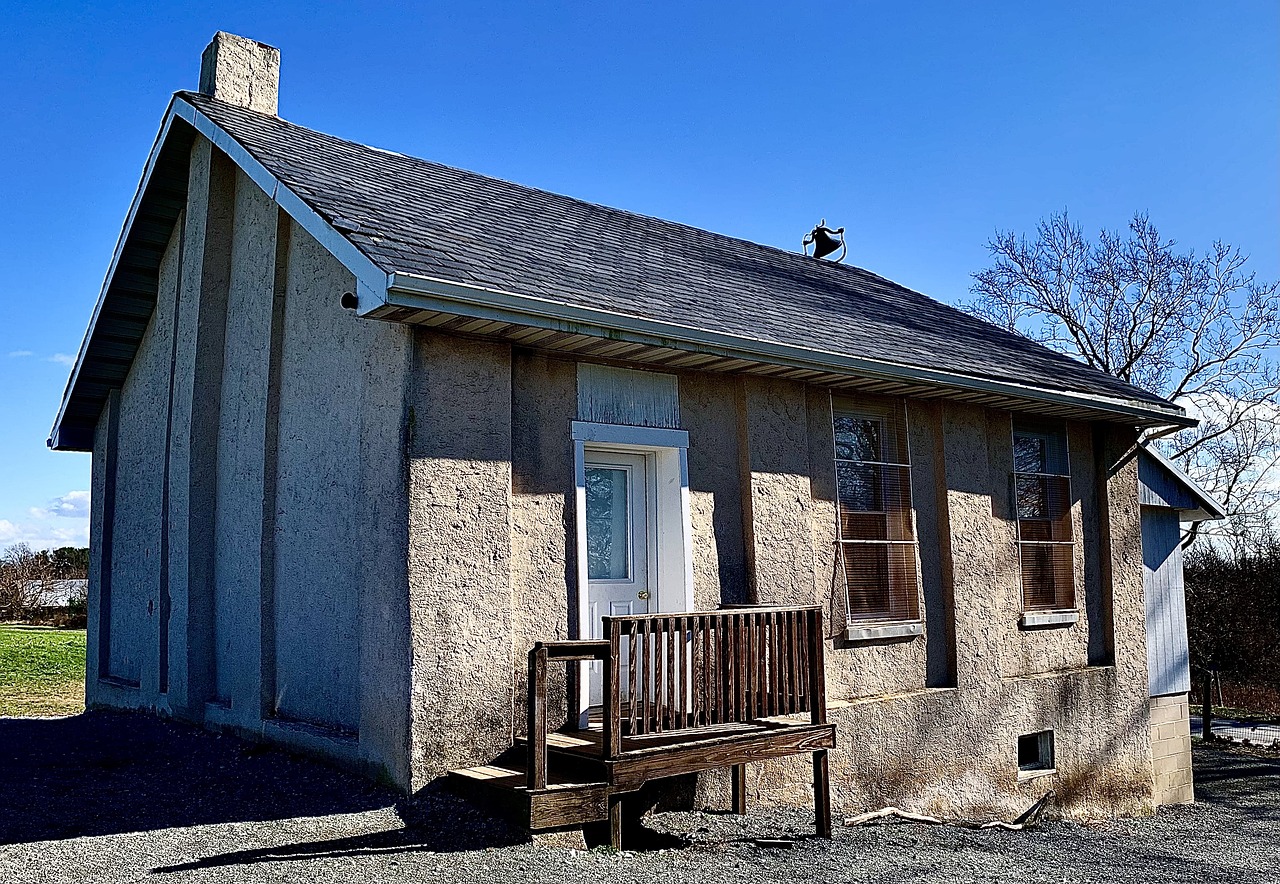 Eles dividem-se em irmandades, que por sua vez são ordenados em distritos ou congregações. Cada distrito é independente e tem suas próprias regras de convivência.