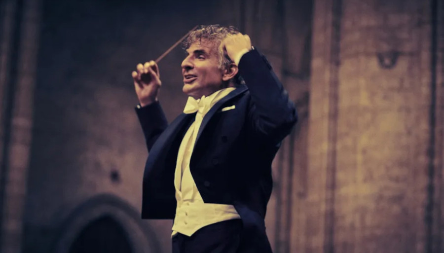 Antes de concorrer em 2024 pelo filme O Maestro, em que ele interpreta o compositor, pianista e regente Leonard Bernstein (1918-1990), Bradley Cooper  já havia sido indicado outras quatro vezes. 