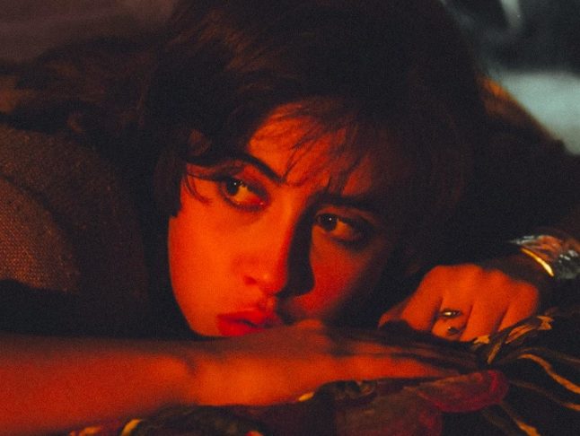 Por Eu Sei Que Vou Te Amar (1986), dirigido por Arnaldo Jabor, a atriz brasileira foi eleita melhor atriz nos Festivais de Cinema de Cannes e de Cuba.