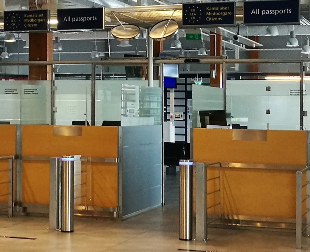 Os turistas podem ter que apresentar certificados de hospedagem, comprovantes do objetivo da viagem, cartas-convite e bilhetes de retorno ao Brasil, entre outros documentos.