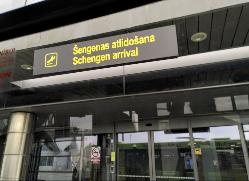 Inicialmente assinado em junho de 1985, o tratado foi ampliado em 1995. Hoje 29 países fazem parte do Espaço Schengen, de acordo com o Ministério dos Negócios Estrangeiros de Portugal. 