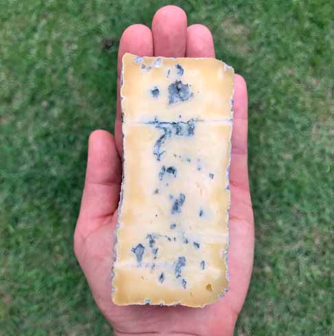 Também da Queijaria Belafazenda, o queijo Duzu ficou com a medalha de prata. Sua inspiração vem nos queijos azuis italianos, tem uma massa cremosa, e, segundo a empresa, o sabor é uma mistura de creme de leite com notas sutis de amargor.