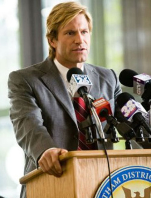 Já em Batman: O Cavaleiro das Trevas, o ator Aaron Eckhart (Obrigado Por Fumar) interpretou um Duas-Caras cheio de camadas interessantes.