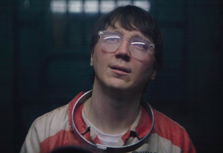 Já a versão de 2022, interpretada por Paul Dano, trouxe mais realismo e profundidade para o personagem, que é um dos vilões mais clássicos do Homem-Morcego nos quadrinhos.