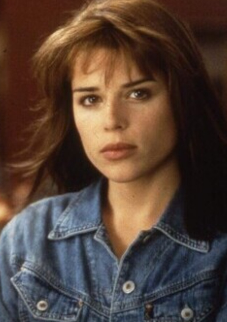 O filme terá Sidney Prescott (Neve Campbell) novamente como protagonista. Ela havia ficado fora de Pânico 6 por causa de desacordo sobre seu cachê. 