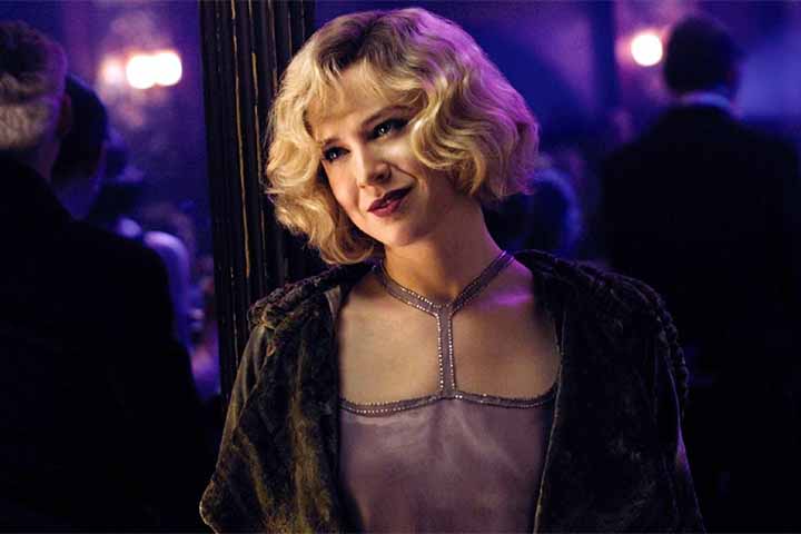 Ela também interpretou Roxie Hart no filme musical de 2002 Chicago, dirigido por Rob Marshall e co-estrelado por Catherine Zeta-Jones, Richard Gere, Queen Latifah e John C. Reilly. 