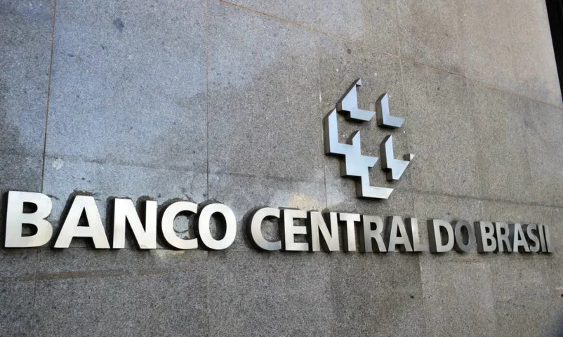 A modalidade Pix, sistema de pagamentos instantâneos criado pelo Banco Central, foi implementada no Brasil no dia 16 de novembro de 2020. 

