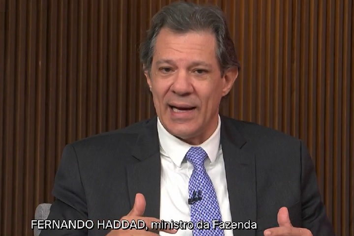 Segundo o ministro, as novas diretrizes retiram dos seus controles os filtros de fake news, aderindo um pouco a mentalidade de que liberdade de expressão inclui calúnia, mentira, difamação e tudo mais.