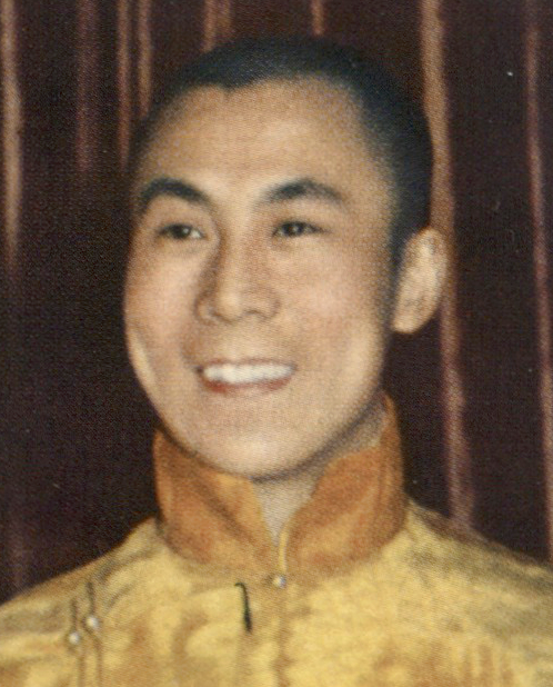 Aos 15 anos, em 1950, ele foi chamado a liderar o país em meio à invasão da China comunista, que culminou na ocupação do Tibete em 1959 e no exílio do Dalai Lama para a Índia.