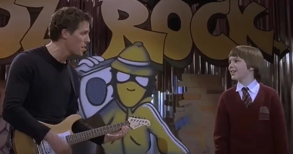 A carreira de Nicholas Hoult teve início com um papel marcante quando ele tinha apenas 12 anos. Em 2002, ele interpretou Marcus, um adolescente sensível e introspectivo, no filme Um Grande Garoto (2002), ao lado de Hugh Grant.