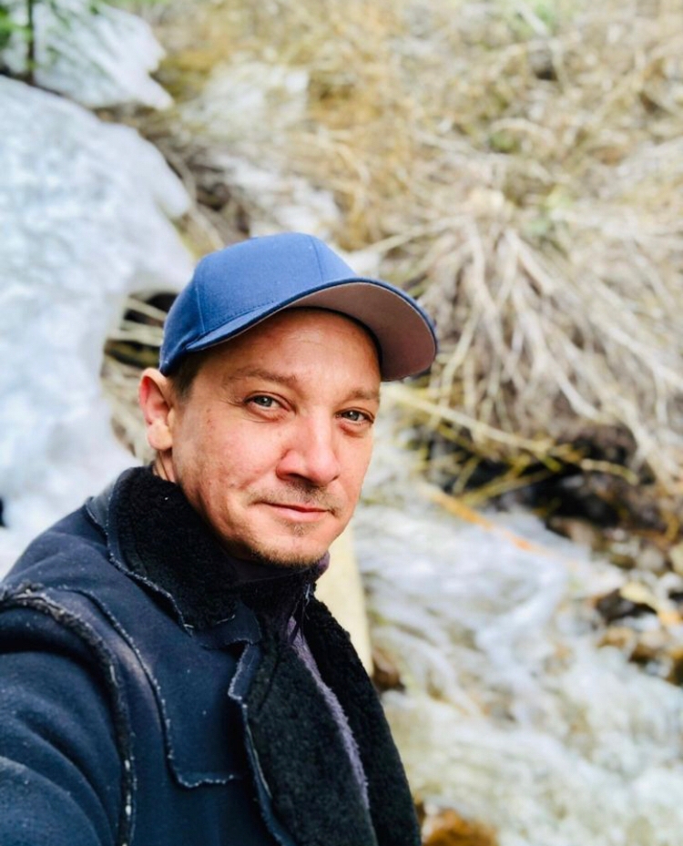 Na noite do acidente, o Xerife da cidade onde ocorreu o acidente informou que o ator foi beneficiado pelo socorro rápido do vizinho médico, que soube proceder nos primeiros socorros. 