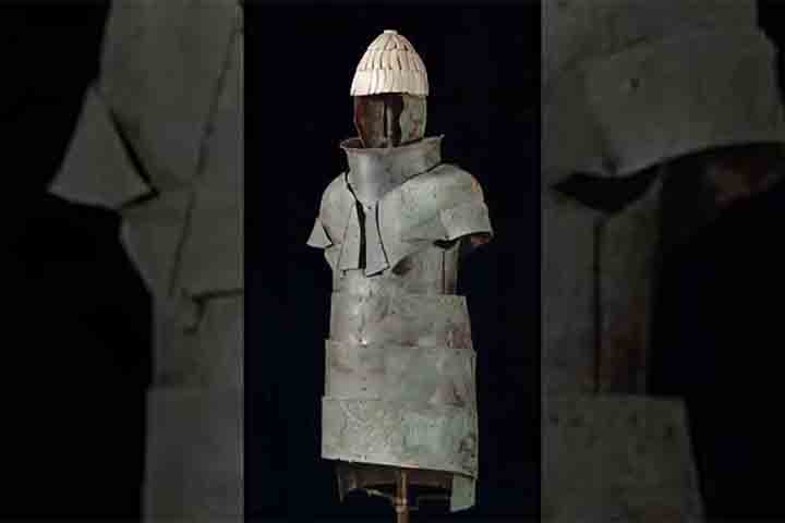 A dúvida inicial era se as peças seriam realmente destinadas à batalha ou apenas para fins cerimoniais. Isso porque, por elas serem grandes e pesadas, não pareciam confortáveis para um enfrentamento campal. 