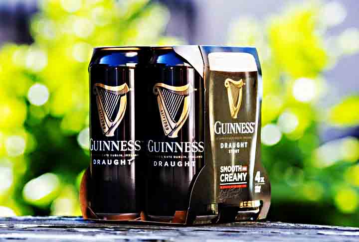 Guinness: Embora seja irlandesa, a Guinness é uma stout muito consumida nos pubs ingleses, apreciada pelo sabor encorpado.