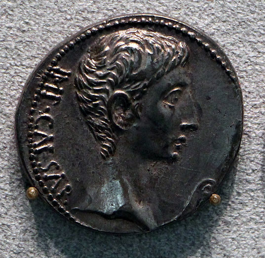 Exceto as de Antioquia, Alexandria e Cartago, as moedas vêm de quase todas as casas de moeda do Império que estavam operando na época.