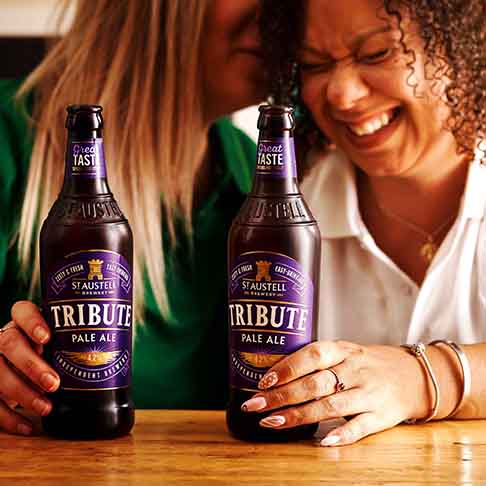 Tribute: Cerveja da Cornualha, uma pale ale leve e frutada, amplamente consumida em eventos e pubs no sul da Inglaterra.
