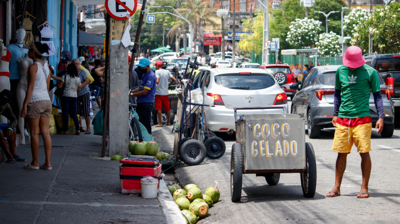 O pagamento da primeira parcela do 13º salário deve movimentar o comércio