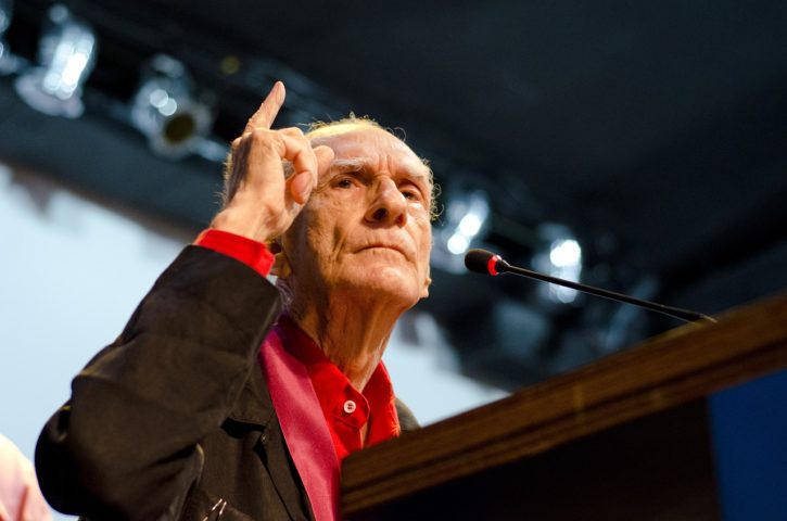 Suassuna também atuou como professor e palestrante na Universidade Federal de Pernambuco de 1957 a 1994, onde influenciou e inspirou diversas gerações de escritores e artistas.