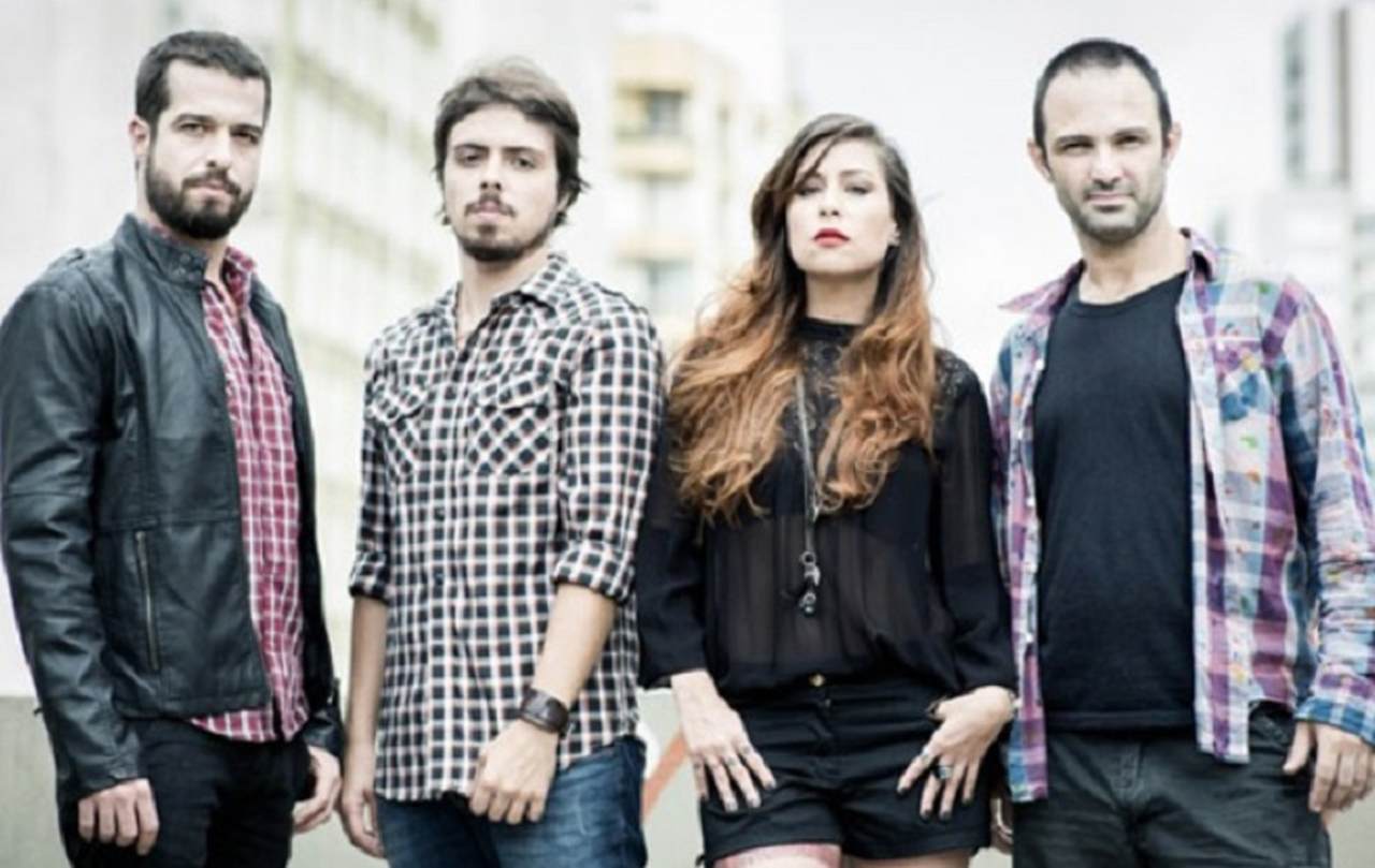 Nome da banda: Pity - A banda surgiu em 2003 e até hoje tem espaço significativo no cenário nacional, sendo um dos grupos musicais do Brasil mais premiados, com venda em torno de 15 milhões de cópia.