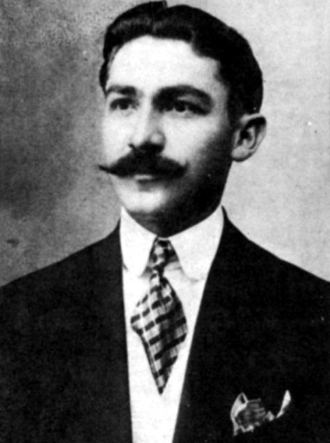 Durante a Revolução de 1930, seu pai, João Suassuna, foi assassinado por motivos políticos no Rio de Janeiro, enquanto ele era governador da Paraíba.