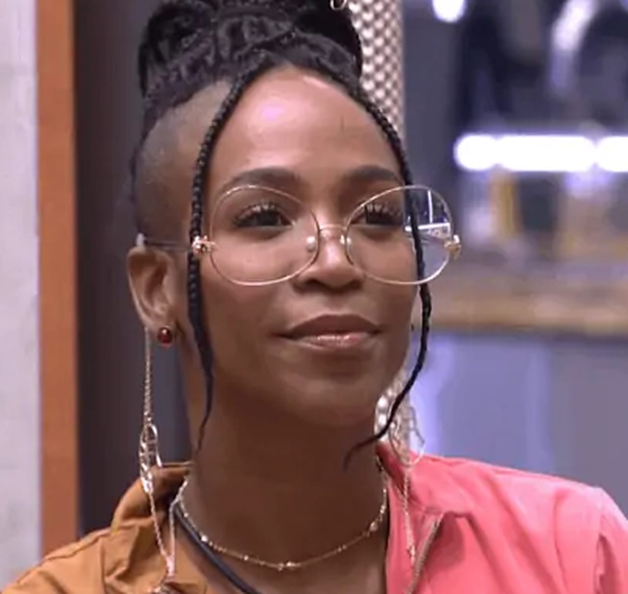 Karol Conká virou recordista de rejeição após brigar e se desentender com diversos participantes, entre eles Lucas Penteado, Juliette, Gilberto e Camilla de Lucas. Um beijo de Karol em Arcrebiano também foi visto por parte do público como assédio.