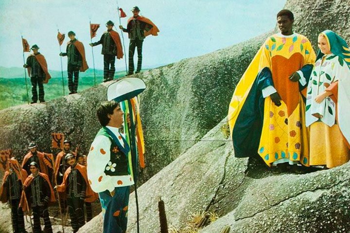 Em 1955, ele escreveu sua obra-prima, o Auto da Compadecida, peça teatral que reinterpreta a história de Jesus Cristo em um cenário sertanejo, utilizando personagens populares como João Grilo, Chicó Chicó e Catirina. 