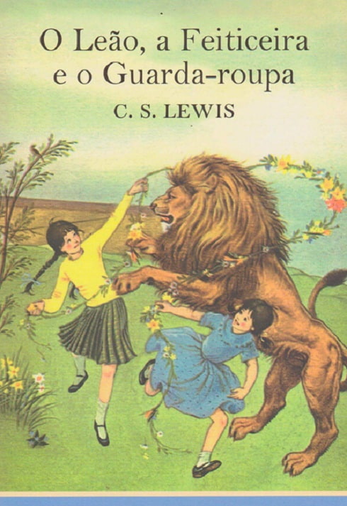 O Leão, a Feiticeira e o Guarda-Roupa foi escrito pelo britânico C. S. Lewis em meados da década de 40. Porém, sua publicação só aconteceu em 1950. Essa obra foi traduzida em 41 idiomas e soma 85 milhões de cópias vendidas.