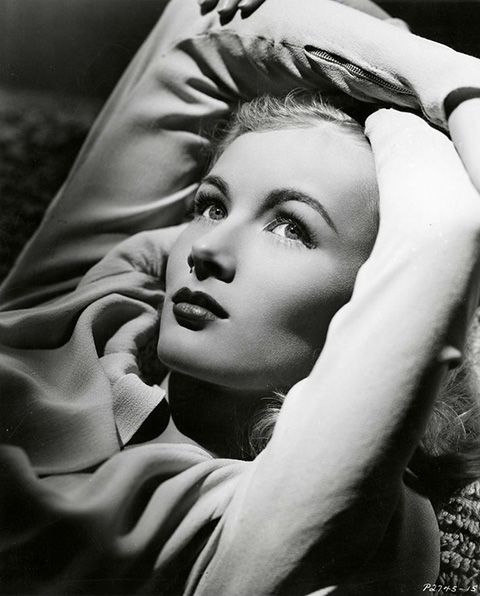 Veronica Lake (1922-1973) - EUA - Famosa por seus papéis de mulher fatal em filmes noir com o galã Alan Ladd, com quem ela se casou.  Ela inspirou a personagem sexy Jessica Rabbit no filme que mistura animação Uma Cilada para Roger Rabbit.