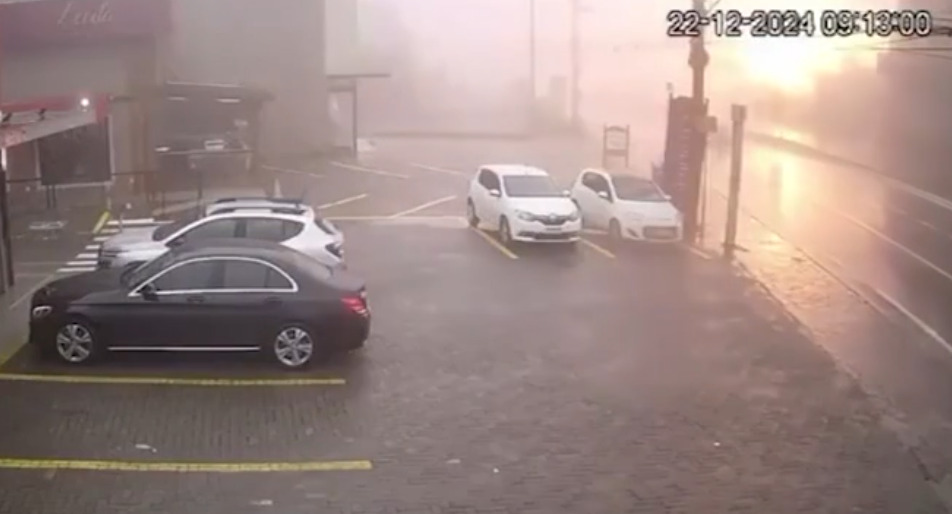 No fim de 2024, outro acidente com avião de pequeno porte ocorreu no Brasil. O empresário Luiz Galeazzi, CEO da Galeazzi & Associados, e nove pessoas de sua família morreram na queda de uma aeronave em Gramado, no Rio Grande do Sul, no dia 22/12. Imagens de câmeras de segurança mostraram o momento da explosão.