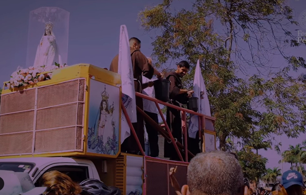 ABRIL/MAIO - Festa da Penha (ES) - Acontece no Espírito Santo, tradicionalmente na semana após o Domingo de Páscoa e culmina na segunda-feira seguinte. Em 2025, será realizada do 27 de abril (domingo) ao 5 de maio (segunda-feira). A principal celebração ocorre na Missa e Romaria dos Homens, no último dia.