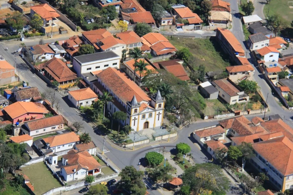 A cidade de Itatiaia, na região serrana do estado do Rio de Janeiro, é conhecida por ser uma das mais frias do país. E até mesmo em pleno verão, estação em que as temperaturas costumam ir às alturas. 
