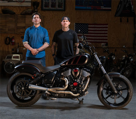 Jon Bernthal - O ator, que se destacou nas séries Walking Dead e O Justiceiro, ganhou uma Indian Chief como presente da fabricante: um modelo criado a partir do programa de motos customizadas. 