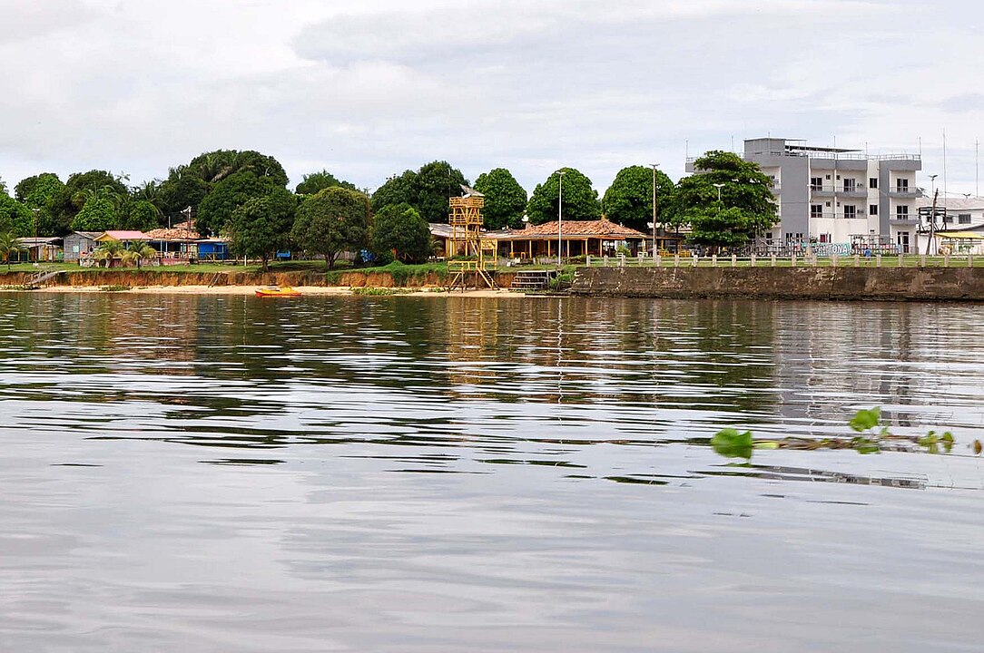 Portel (PA) - 42,23 pontos -  Desafios logísticos devido à localização ribeirinha remota. Educação e saúde têm baixa qualidade e alcance. Alta vulnerabilidade econômica devido à falta de alternativas econômicas.