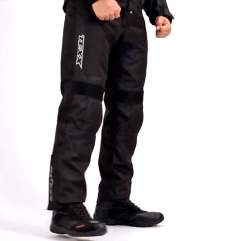 Calças reforçadas - Os jeans especiais, por exemplo, têm uma consistência forte. Calças feitas com tecido rústico, com reforço na costura nos quadris e nos joelhos, podem ser uma alternativa. 