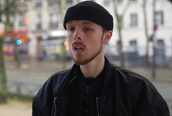 [...] Depois liguei pra imobiliária, e eles disseram: 'Olha, a gente não sabe onde ele tá. Mas um senhor que trabalha num restaurante atendeu o celular do Flávio', contou Alex.