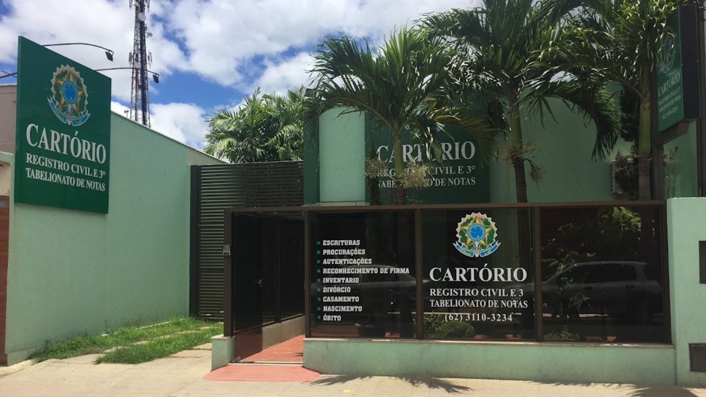 Com a nova legislação, a apresentação do pedido de mudança de prenome ou sobrenome é feita diretamente em um cartório civil. 
